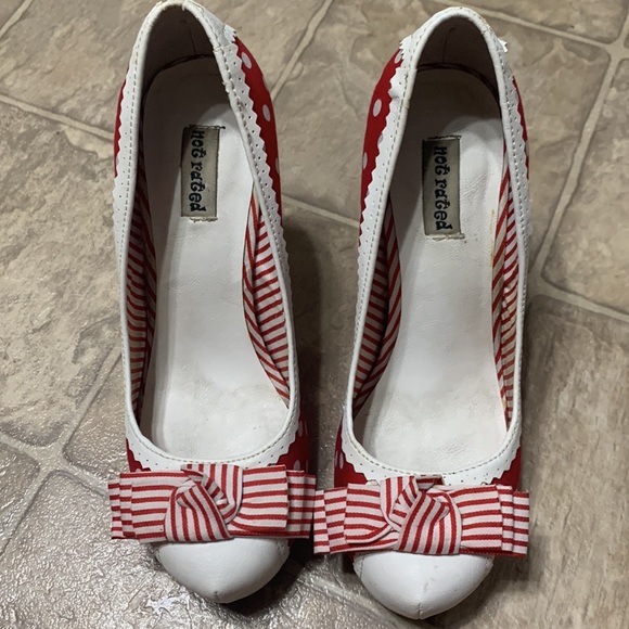 Heels - Picture 3 of 6